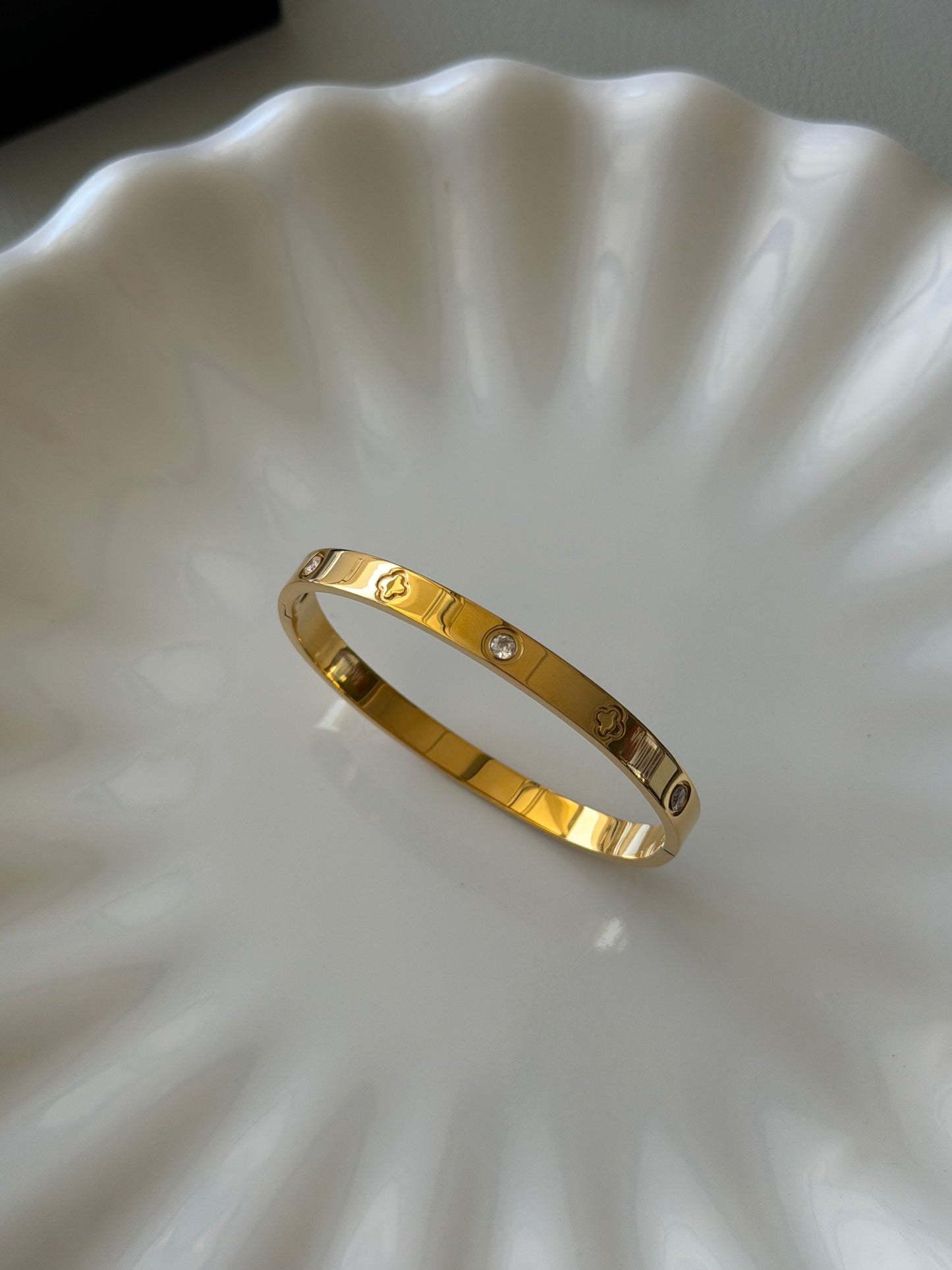 fleur bangle